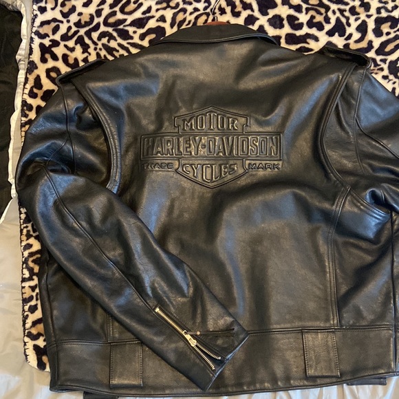 GENUINE LEATHER Harley Davidson Motorcycles One of a kind vintage leather jacket - Picture 10 of 14